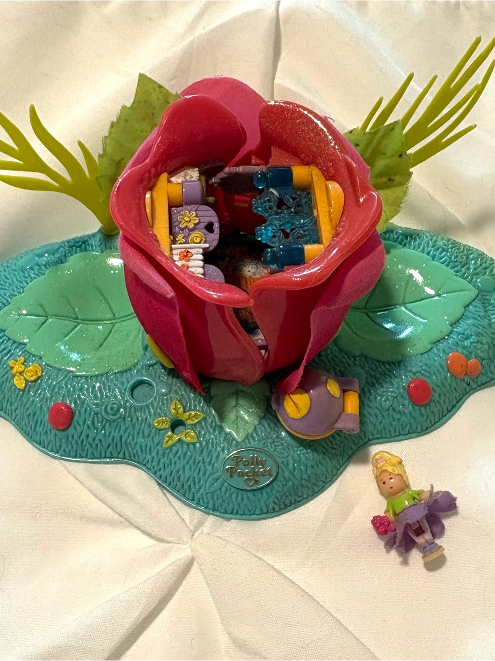 Polly Pocket Rose Hideaway Set and Doll, 1997 by Blue Bird